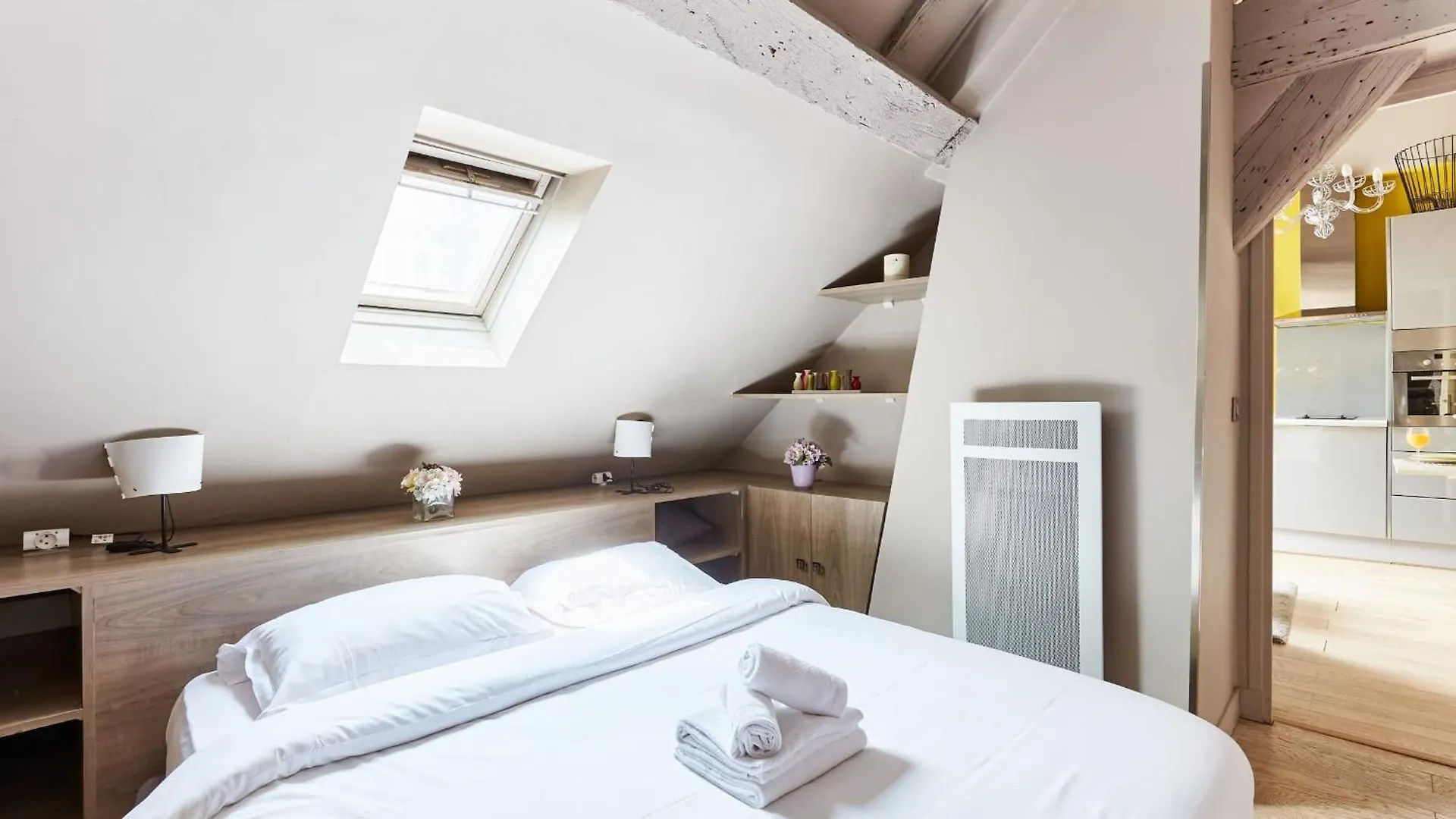 Bnbnova - Place Des Vosges - 1Br With Balcony París Apartamento